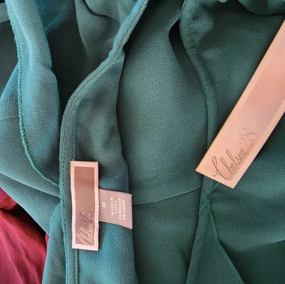 Chelsea ruffled long sleeve blouse size Medium  New with tags - Picture 9 of 11